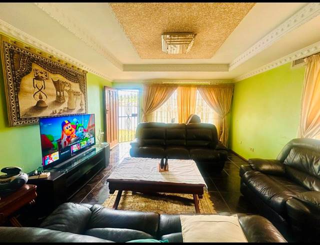 3 BEDROOM HOUSE FOR SALE IN UMLAZI BB